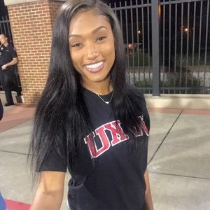 Meet your Posher, Ayanna